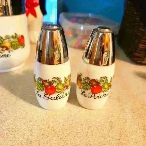 Gemco/Pyrex Other - Le Poivre & Le Sel White Ceramic Salt and Pepper Shakers with Fruit Motif